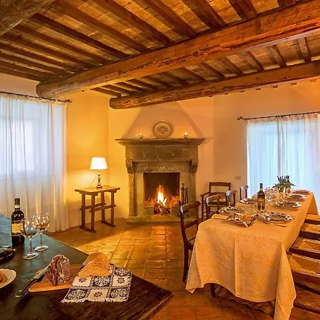 Sleeps 9 Air Con Апартаменты Умбертиде